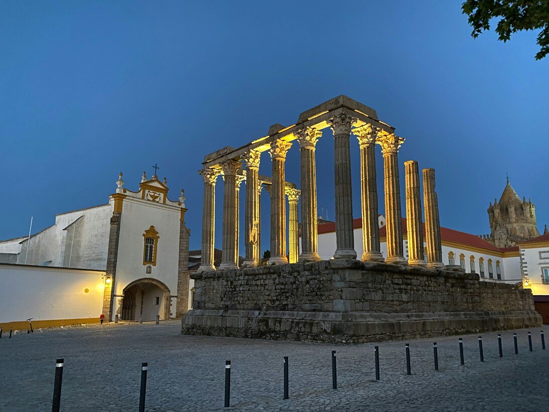 evora
